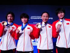 中国游泳新秀崭露头角，两位年轻选手夺得八枚金牌
