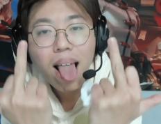 王者(zhě)荣耀(yào)主播嘲讽uzi沒(méi)冠军，并表示一諾(nuò)如(rú)果打LOL，随便碾压faker