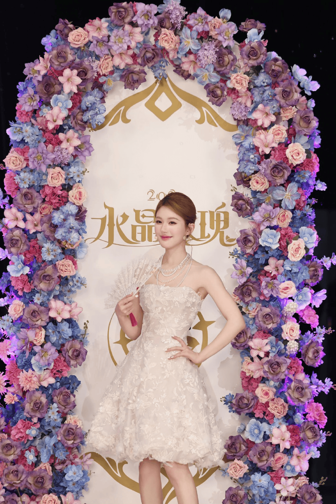 LOL手(shǒu)遊(yóu)老友记:看手(shǒu)遊(yóu)如何把明星变成玩家的(de)峽(xiá)谷邻居