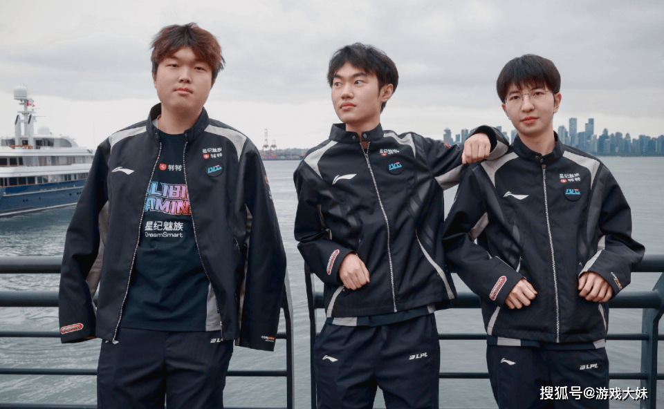 Bin接受采访，對(duì)上单英雄(xióng)按喜好进行(xíng)排名，第一名是坦克英雄(xióng)